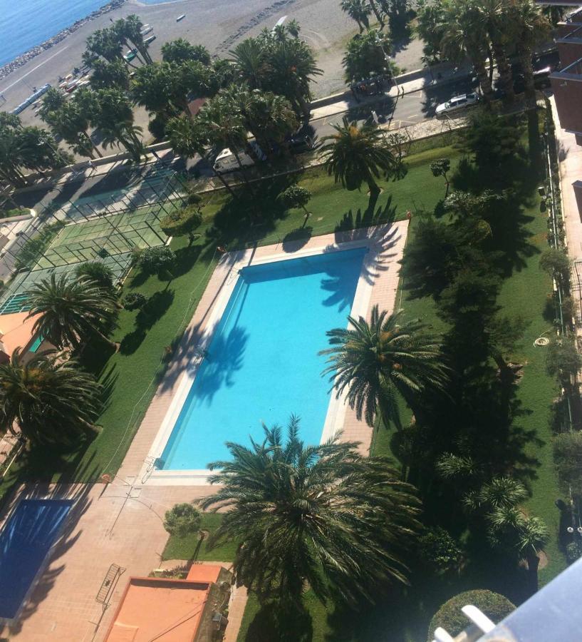 Apartamento Las Gondolas Playa Almunecar Bagian luar foto